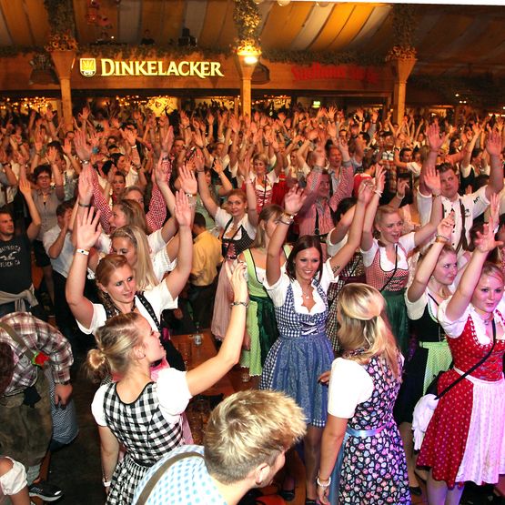 Cannstatter Volksfest 2021, Klauss Und Klauss Dinkelacker, 27. September Cannstatter Volksfest 2021, Klauss Und Klauss Dinkelacker, 27. September
