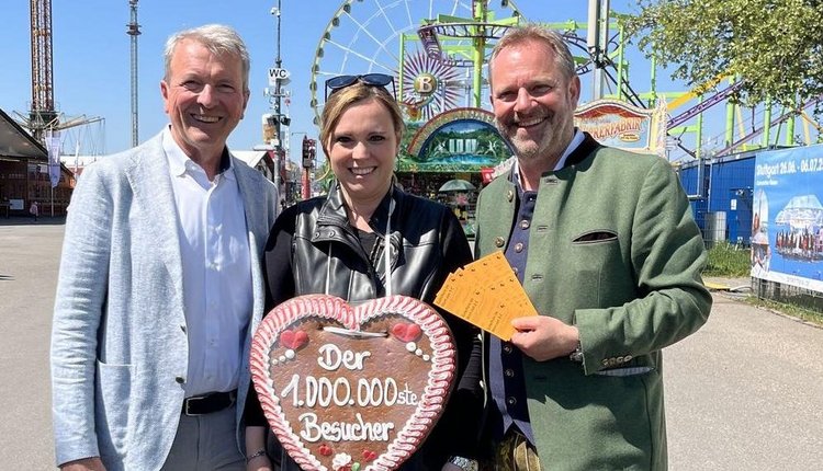 Millionste Besucherin ausgezeichnet