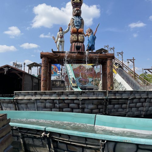 Die Wildwasser-Bahn "Auf Manitus Spuren".